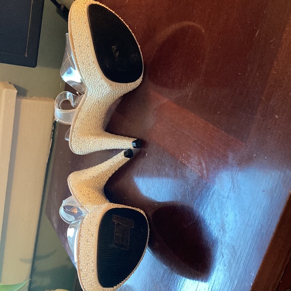 ✨Fabulicious brand white high heels sandals - Picture 3 of 5